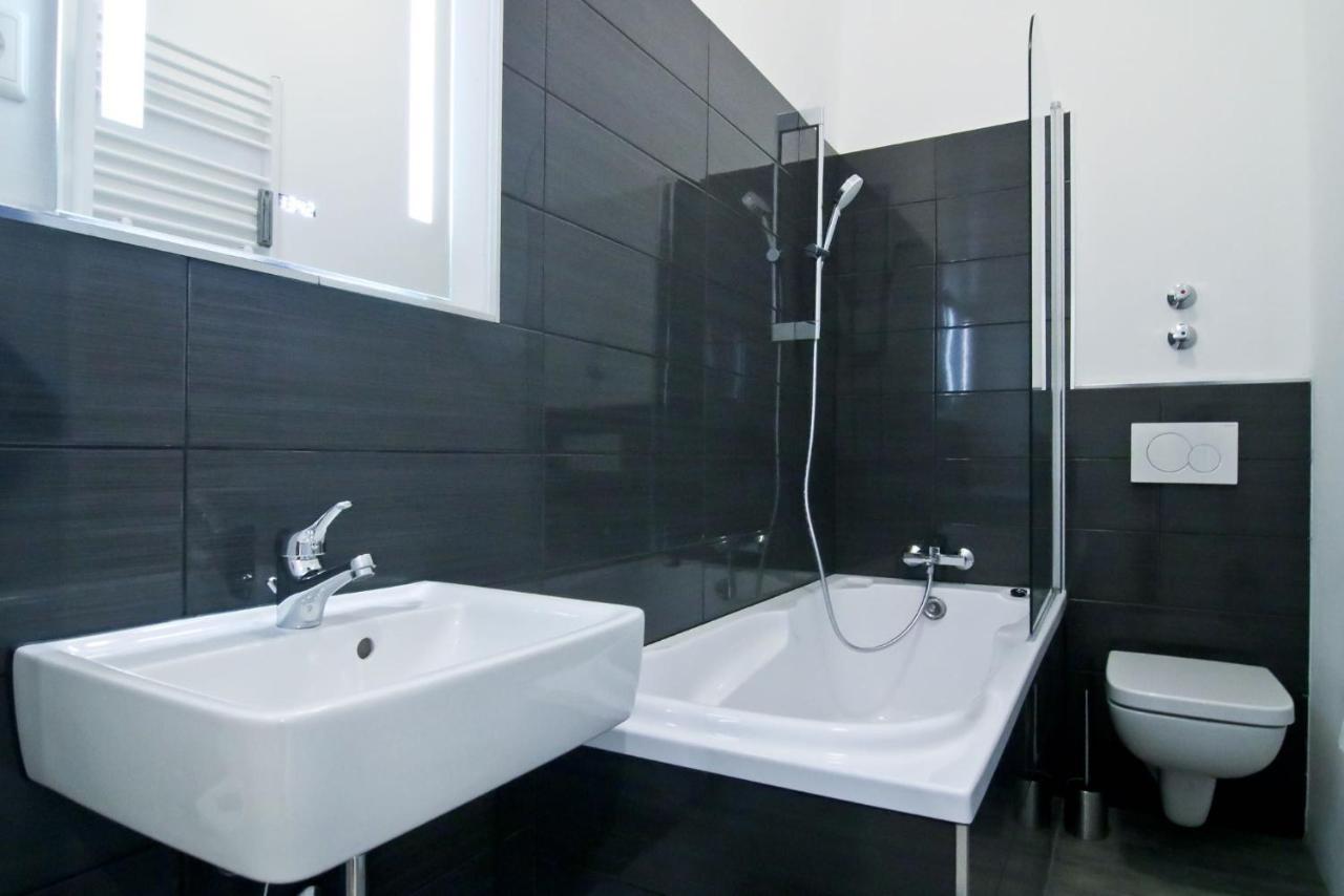 Apartmondo Ferienwohnungen Wuppertal Wichlinghaus エクステリア 写真